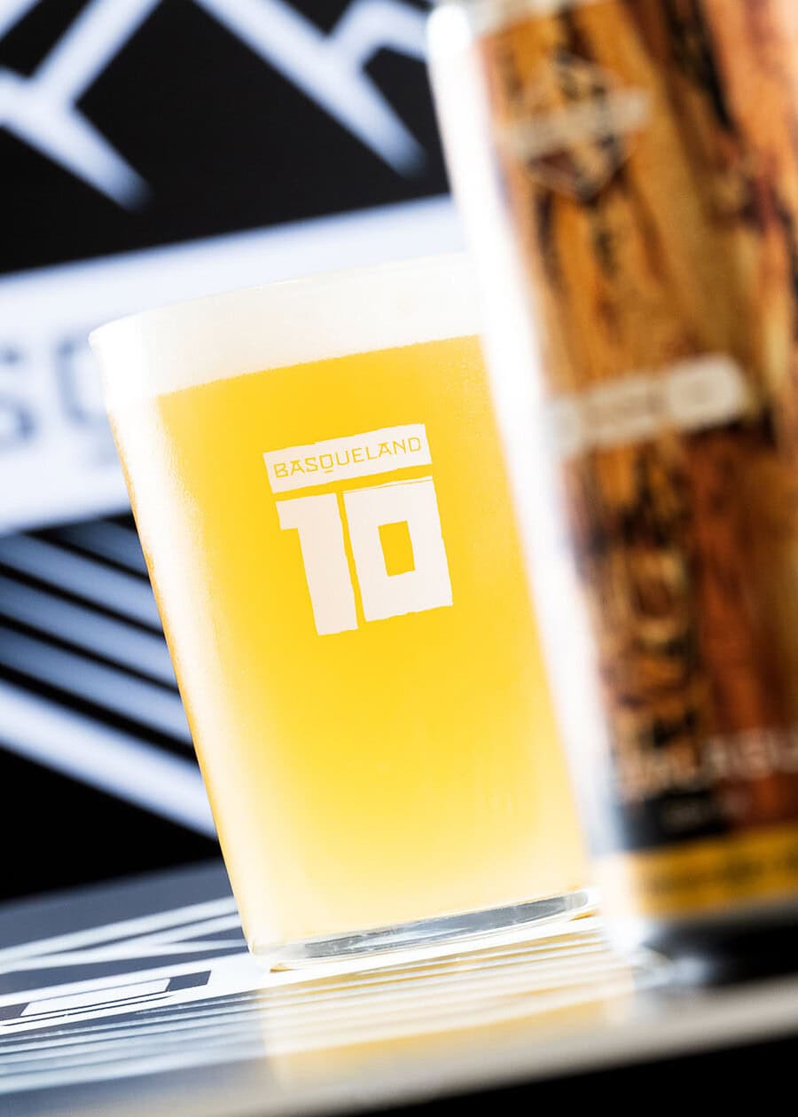 cerveza basqueland pozalagua ddh IPA colaboración oso 10º aniversario vaso