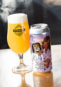 cerveza artesanal premium basqueland crockett tubbs DDH IPA lata 440ml diseño marcos navarro