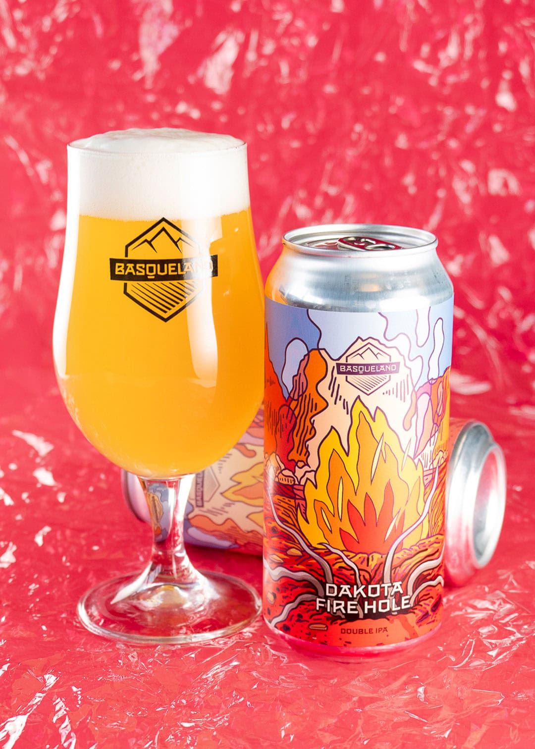 cerveza artesanal premium basqueland dakota fire hole double IPA lata 440ml diseño marcos navarro cerveza en copa