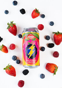 cerveza artesanal premium basqueland cold fruit lightning lata 440ml diseño marcos navarro