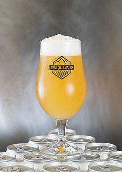 cerveza artesanal basqueland starburster hazy india pale ale lata ilustración marcos navarro